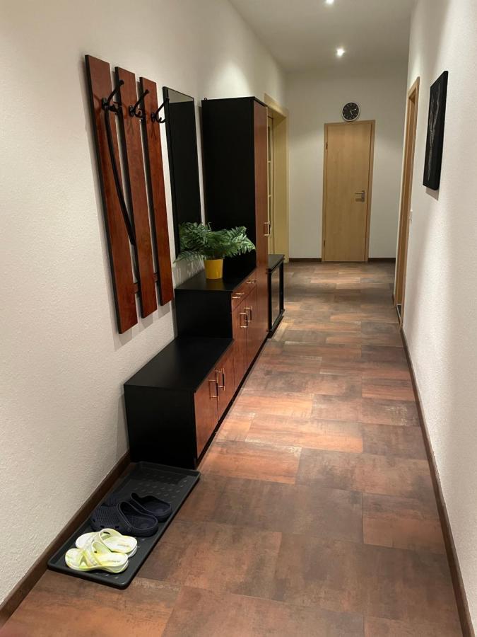 Schoene Zweiraumwohnung Im Zentrum Aue  Buitenkant foto